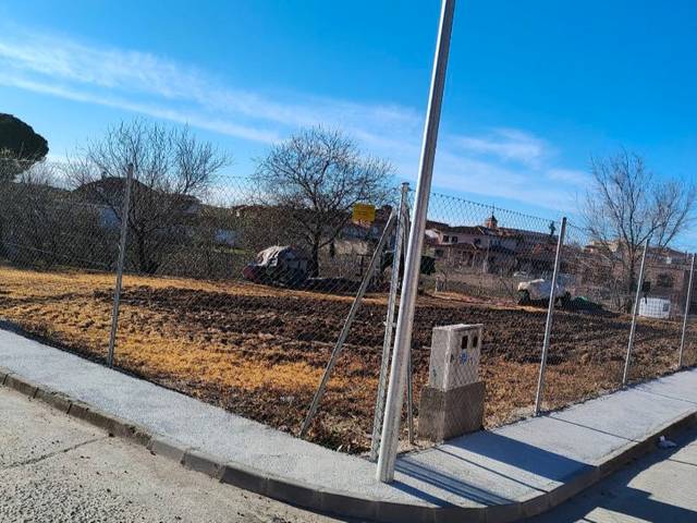 Terreno residencial en Venta en Calle Italia, 13 en Santa Olalla