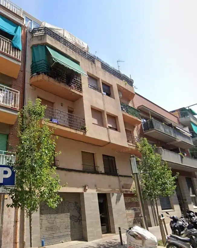 Pis amb terrassa en venda a Nou Barris, imagen 2