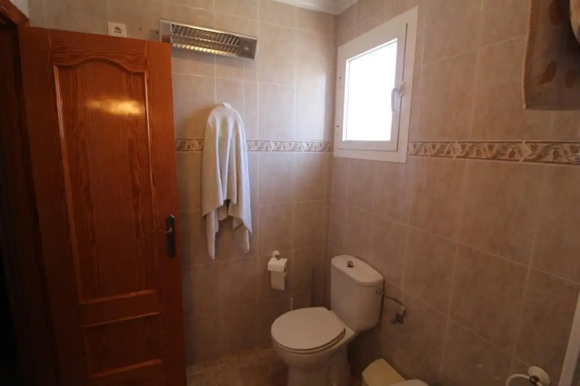 Baño de Casa adosada en venta en Torrevieja con Aire acondicionado, Jardín privado y Terraza