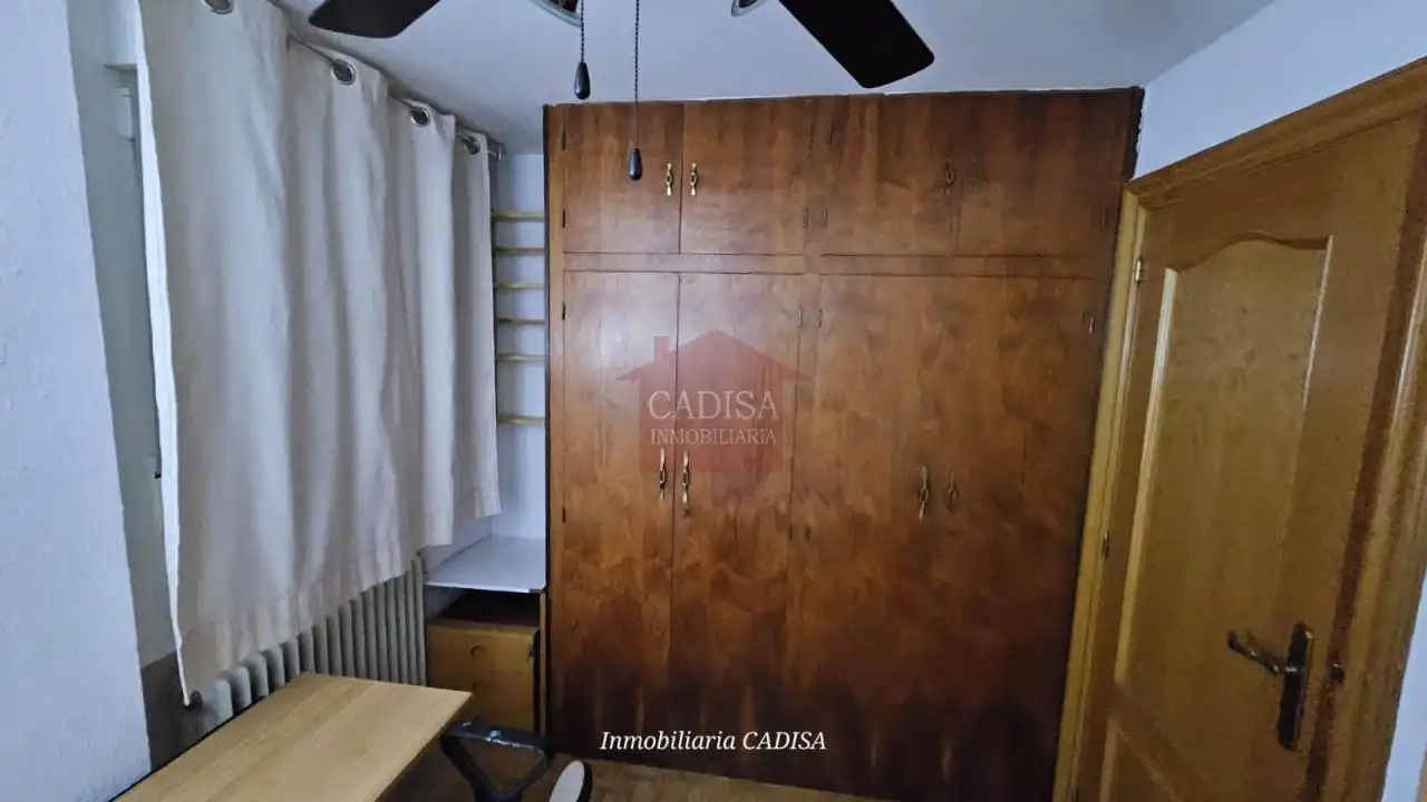 Bedroom of Flat for rent in Salamanca  with Air Conditioner, Heating and Furnished