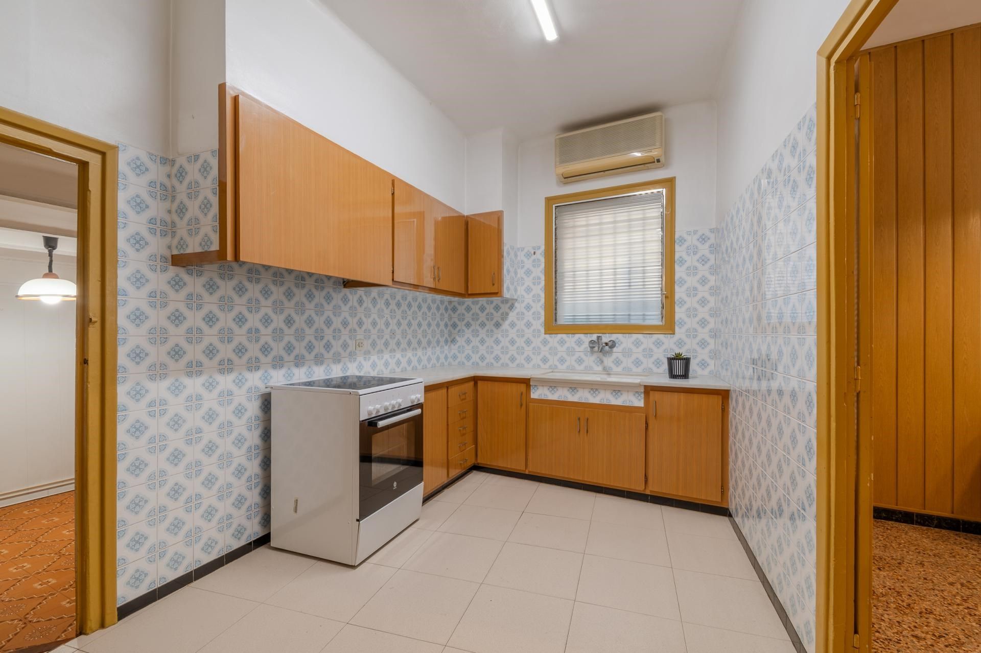 Kitchen of Flat for sale in Salt  with Air Conditioner, Heating and Terrace