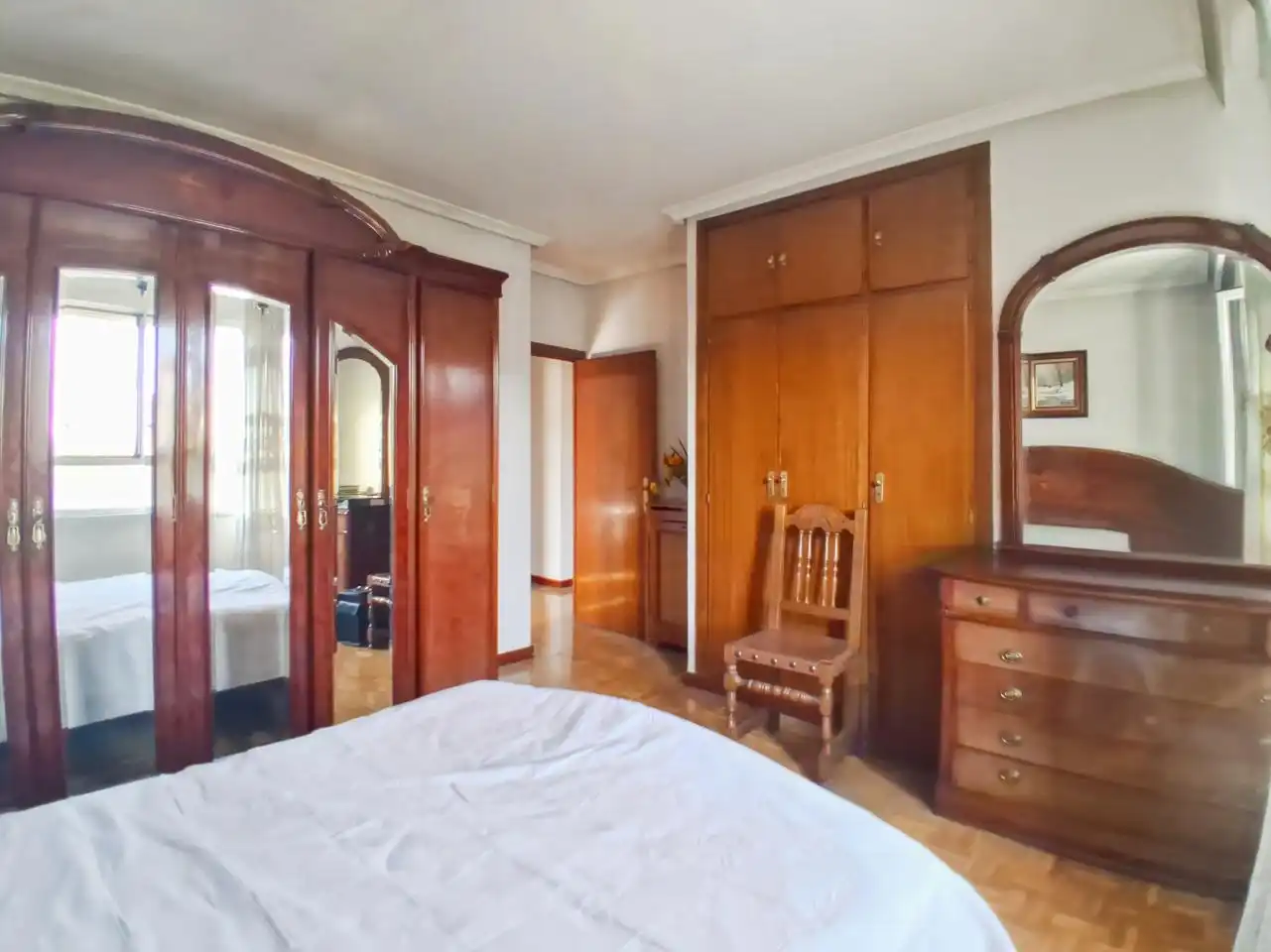 Dormitori de Pis en venda en Madrid amb Calefacció, Parquet i Terrassa