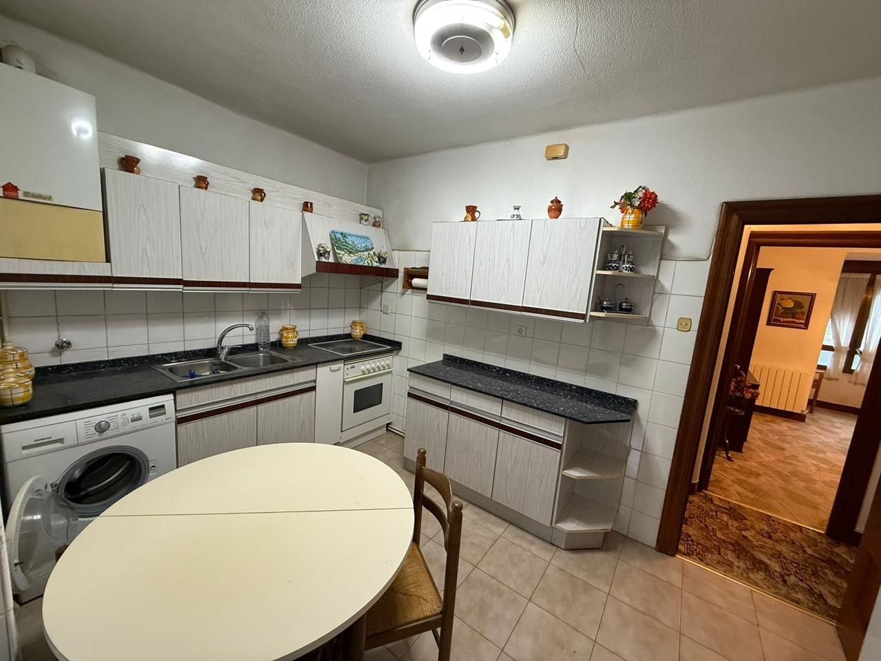 Cuina de Pis en venda en Castro-Urdiales amb Calefacció, Traster i Moblat