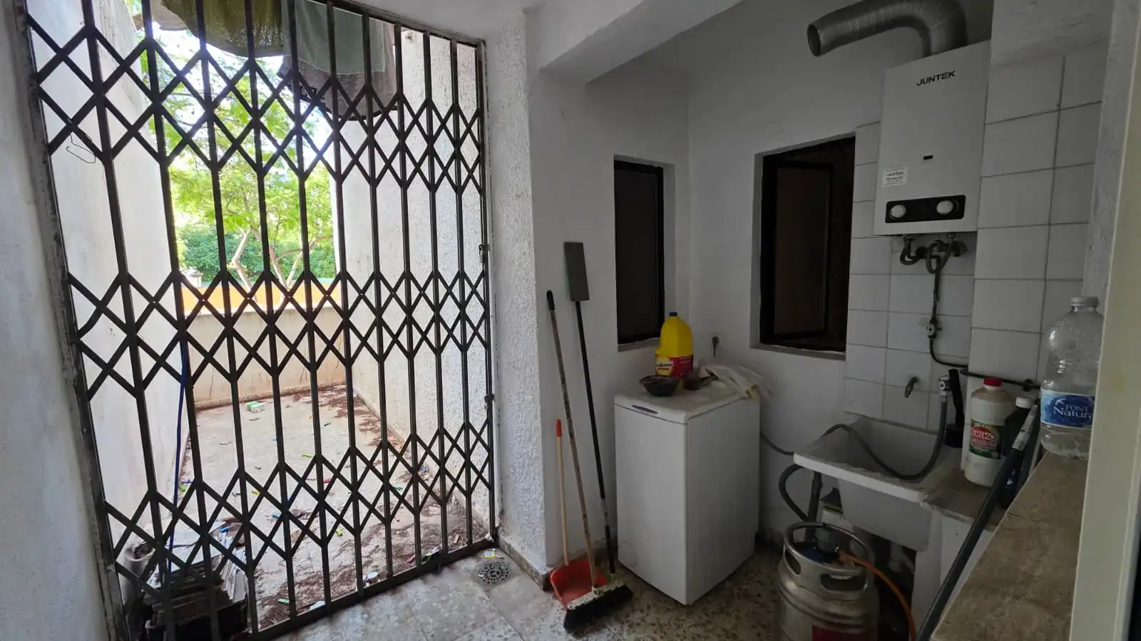 Piso en venta en Marbella con Terraza, Piscina y Horno