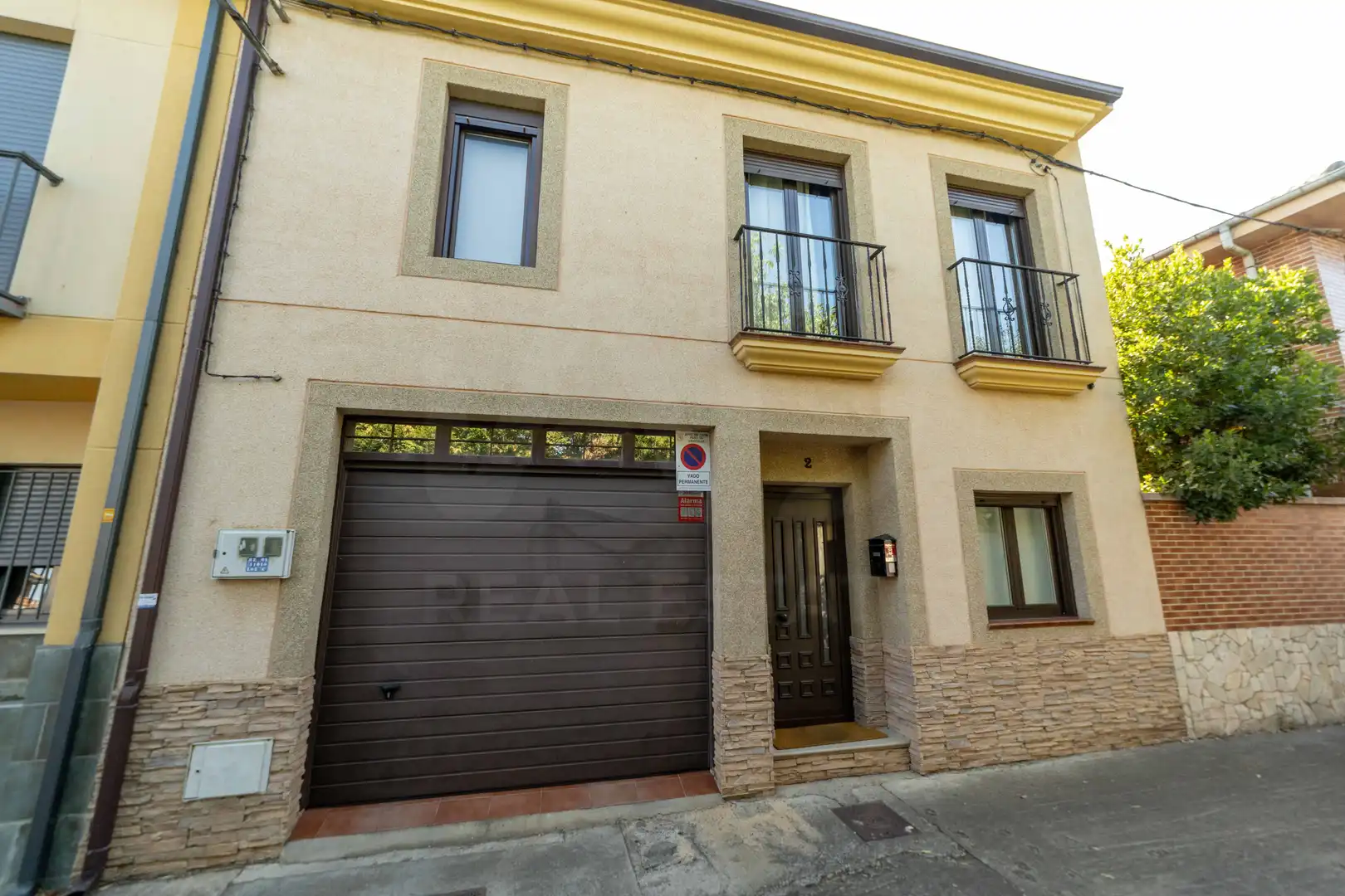 Vista exterior de Casa o chalet en venta en León Capital  con Calefacción y Terraza