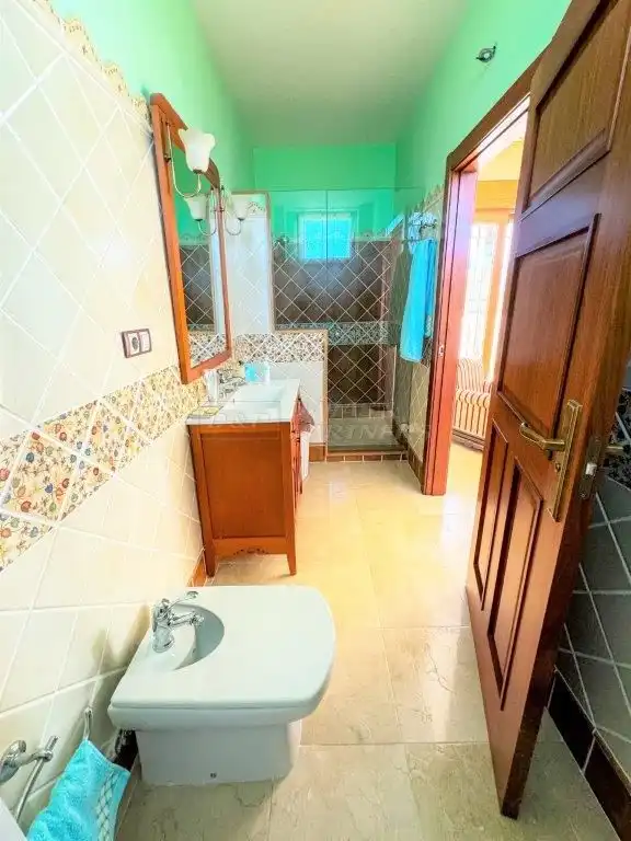 Bany de Casa o xalet en venda en Orihuela amb Aire condicionat, Jardí privat i Traster