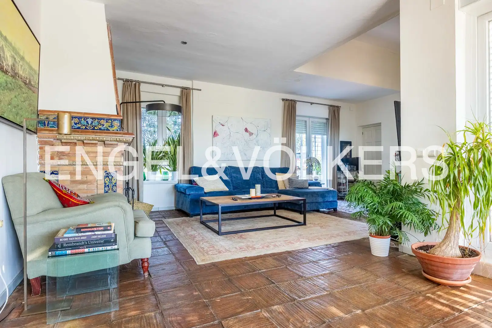 Living room of Houses for sale in Valencina de la Concepción  with Air Conditioner, Heating and Private garden