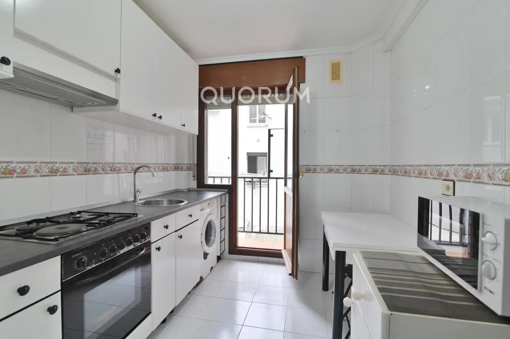 Cocina de Piso en venta en Bilbao  con Calefacción, Terraza y Trastero