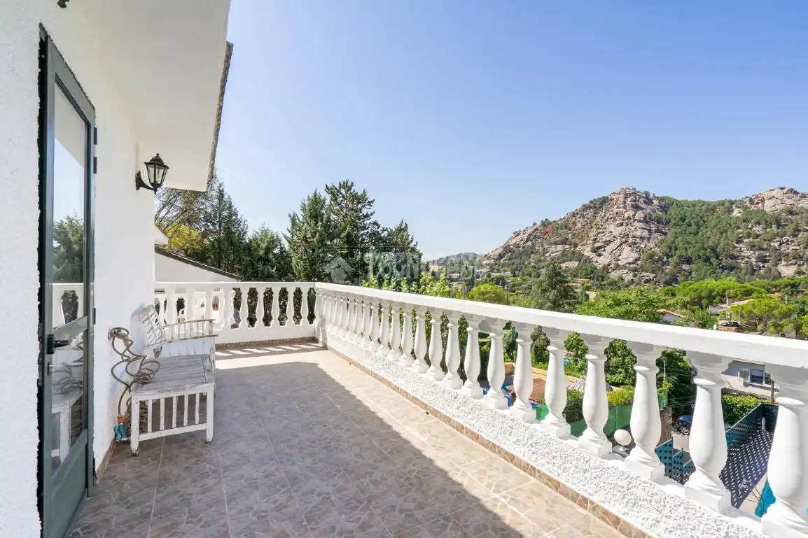 Terrace of Detached homes for sale in Manzanares El Real  with Heating, Private garden and Terrace