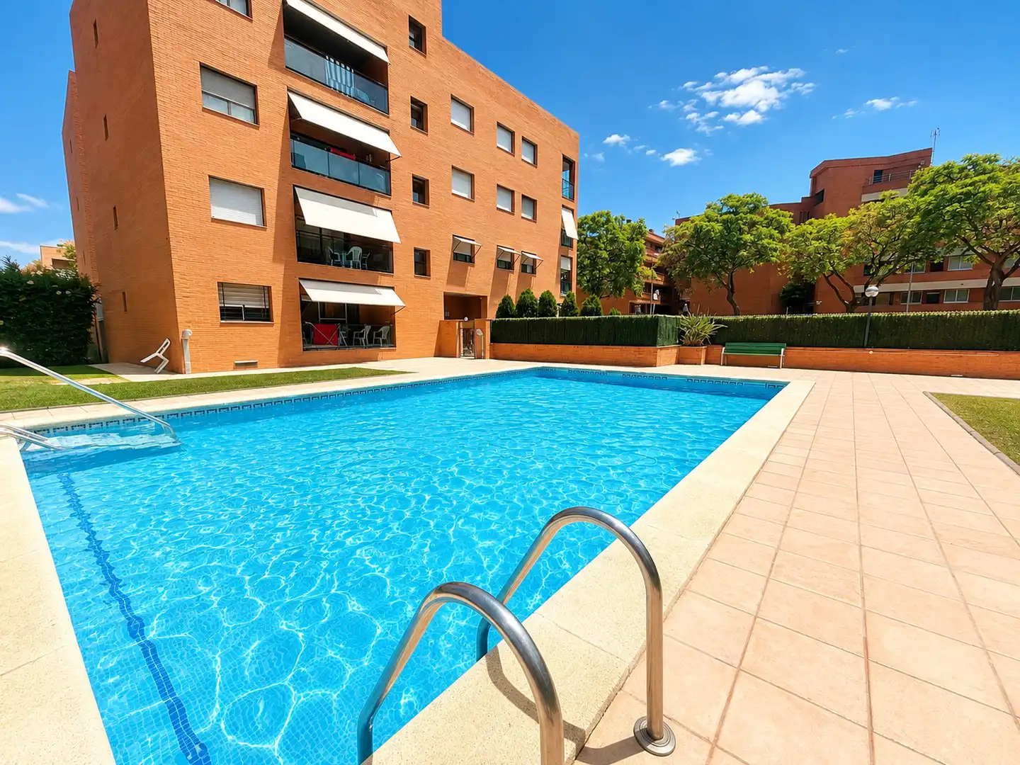 Piscina de Pis en venda en Cambrils amb Aire condicionat, Calefacció i Jardí privat