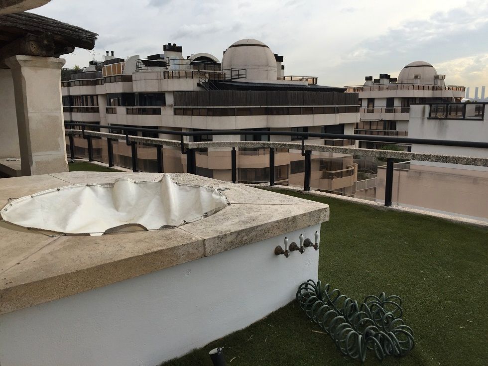 Vista exterior de Ático en venta en  Madrid Capital con Aire acondicionado, Calefacción y Parquet