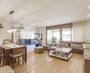 Living room of Apartment for sale in Sant Cugat del Vallès  with Air Conditioner, Heating and Parquet flooring