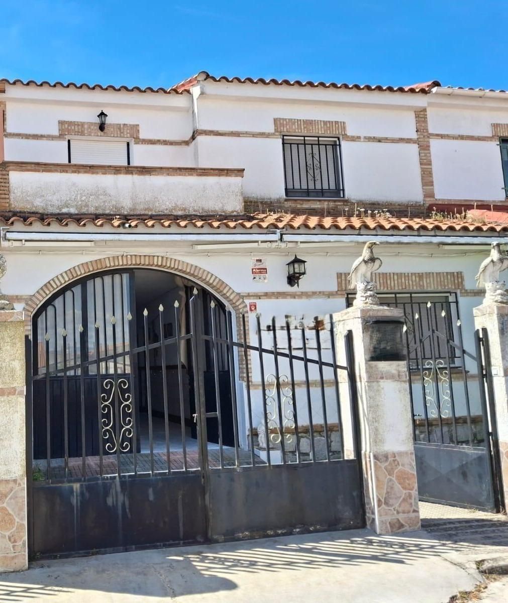 Exterior view of Single-family semi-detached for sale in El Casar de Escalona  with Heating, Private garden and Terrace