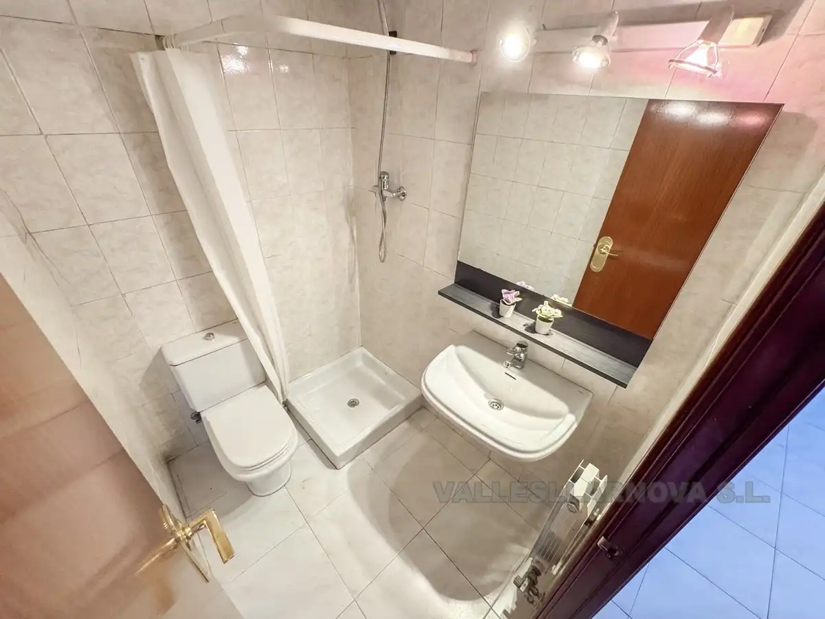 Badezimmer von Wohnung zum Verkauf in Mollet del Vallès mit Heizung und Balkon