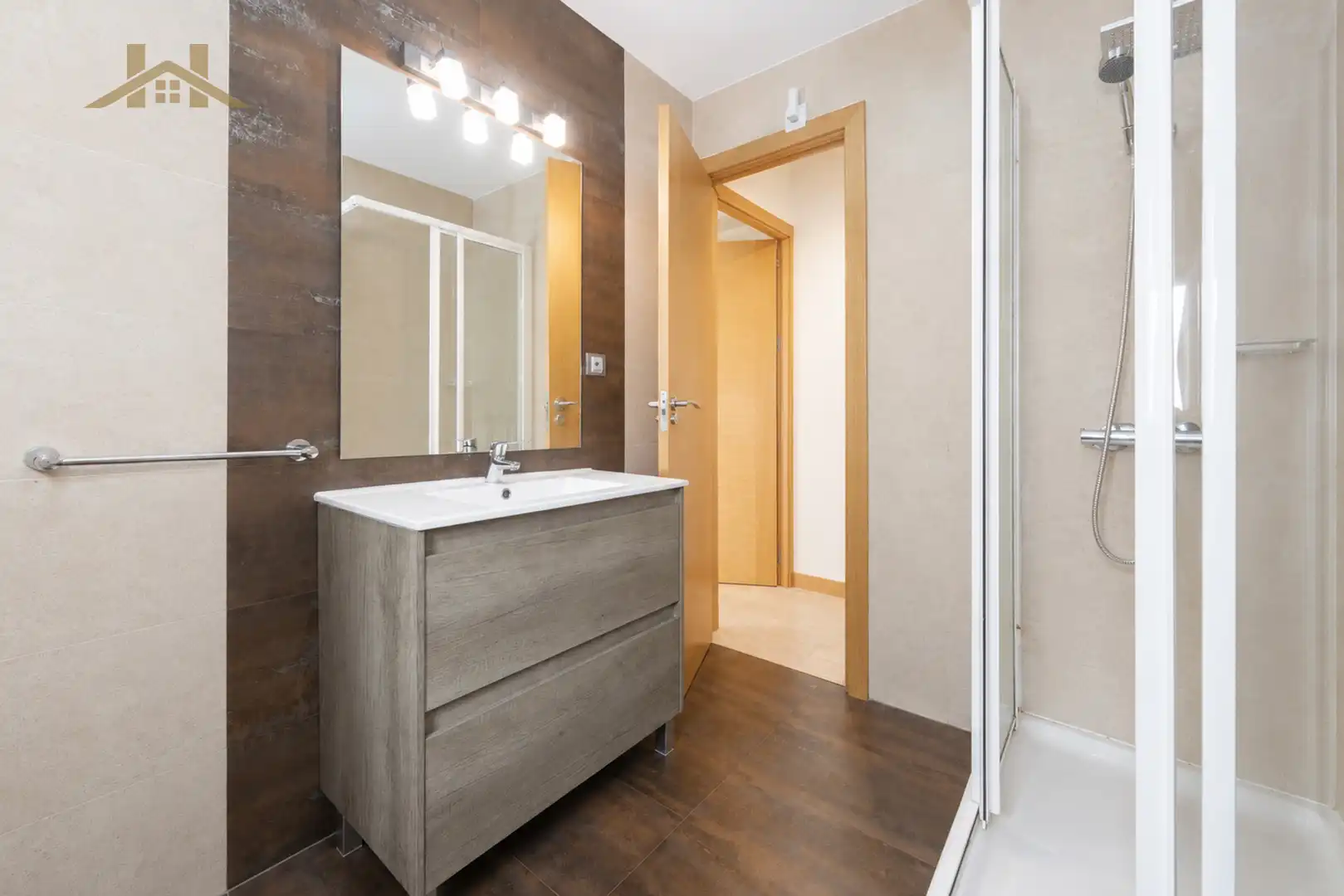 Bathroom of Flat for sale in Madrid  with Air Conditioner, Heating and Furnished