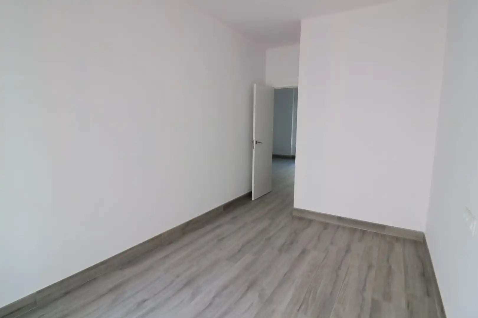 Flat for sale in Sevilla  with Air Conditioner
