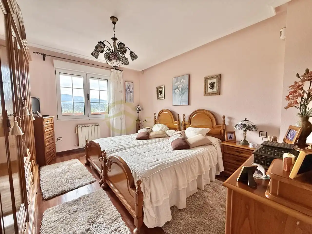 Habitación de Casa o chalet en venta en Castrillón con Calefacción, Jardín privado y Parquet