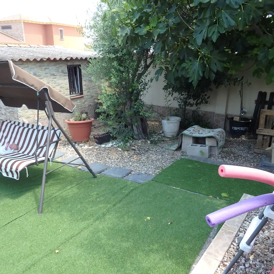 Jardí de Casa o xalet en venda en Cedillo del Condado amb Aire condicionat, Calefacció i Jardí privat