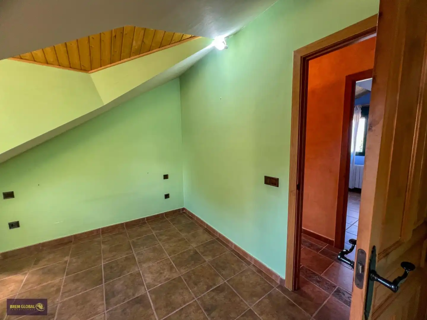 Houses for sale in Navalafuente  with Heating, Private garden and Storage room