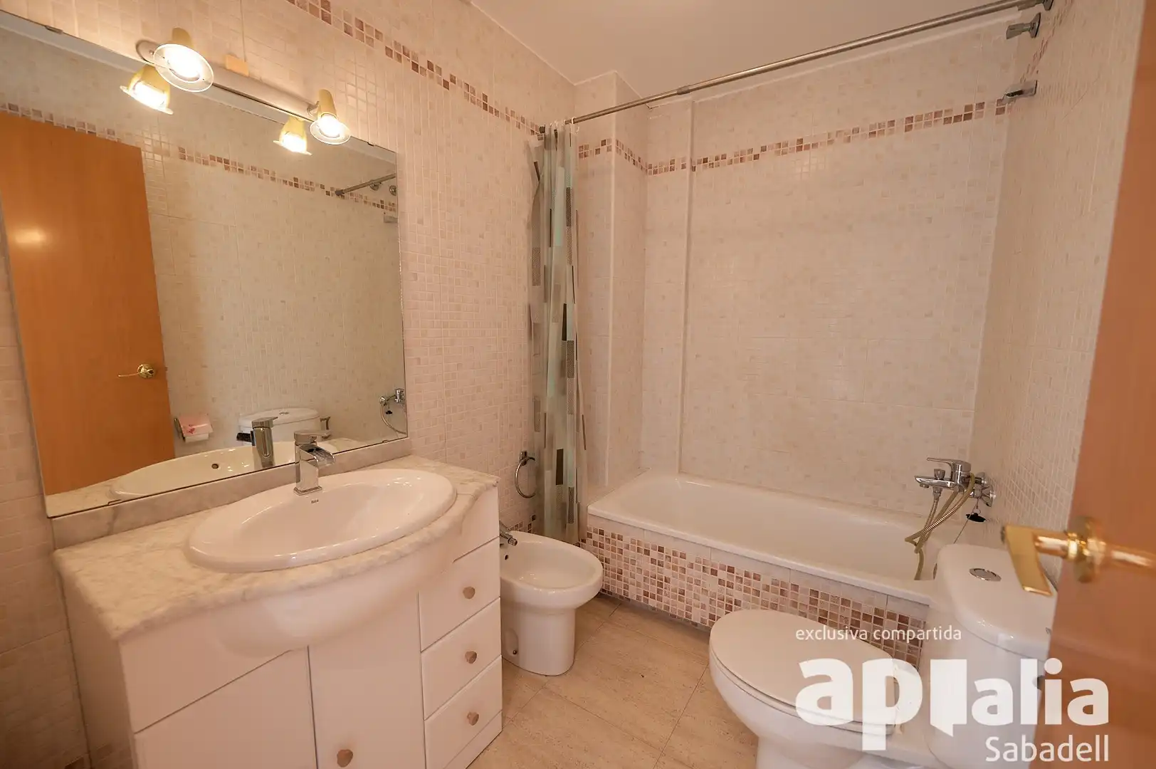 Baño de Casa adosada en venta en Sentmenat con Aire acondicionado, Calefacción y Terraza