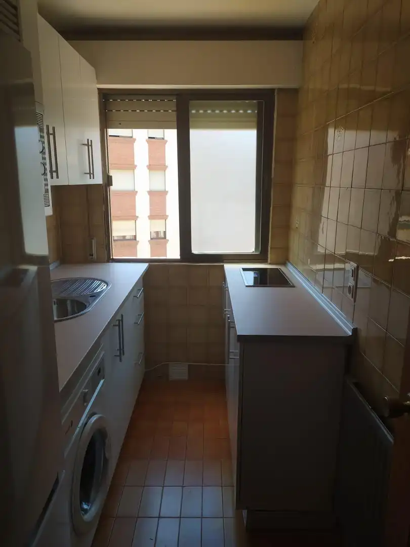 Kitchen of Flat for rent in Granada  with Heating and Furnished