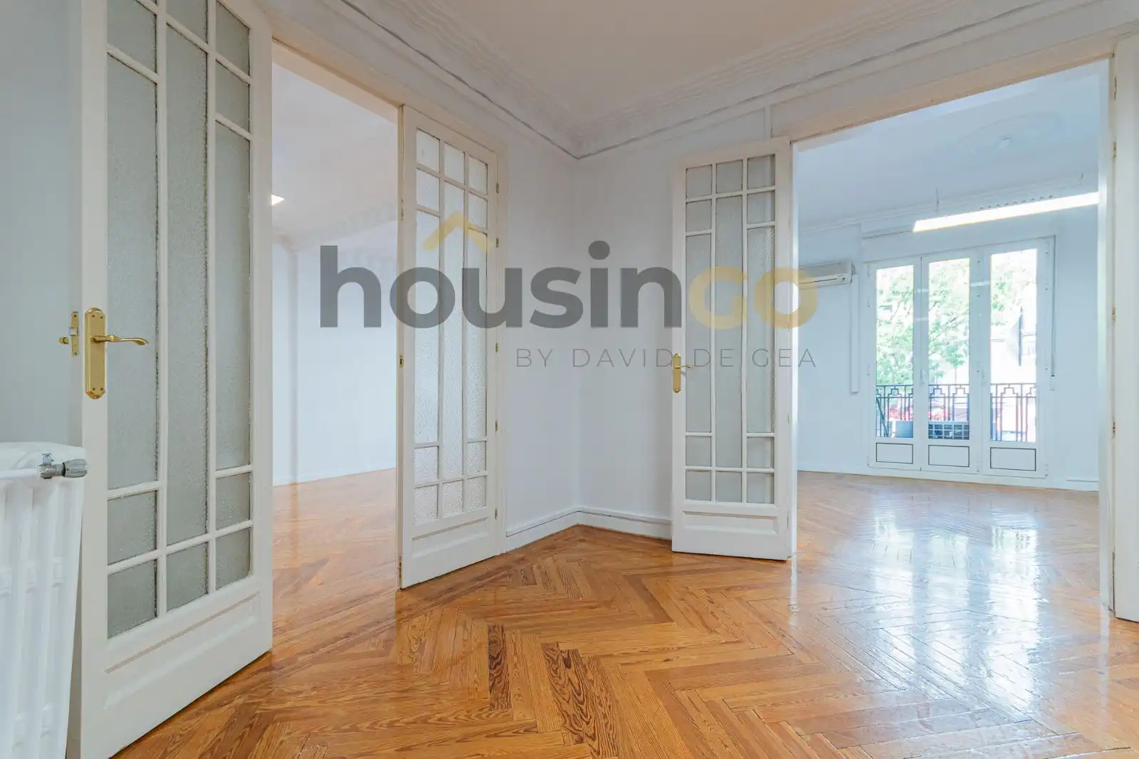 Living room of Office for rent in Madrid  with Air Conditioner, Heating and Balcony