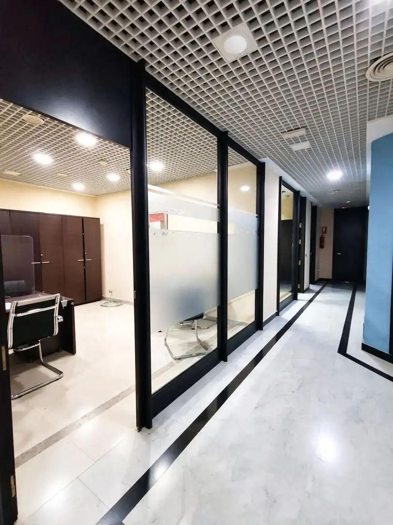 Office space with lift for sale in Casco Antiguo, imagen 15