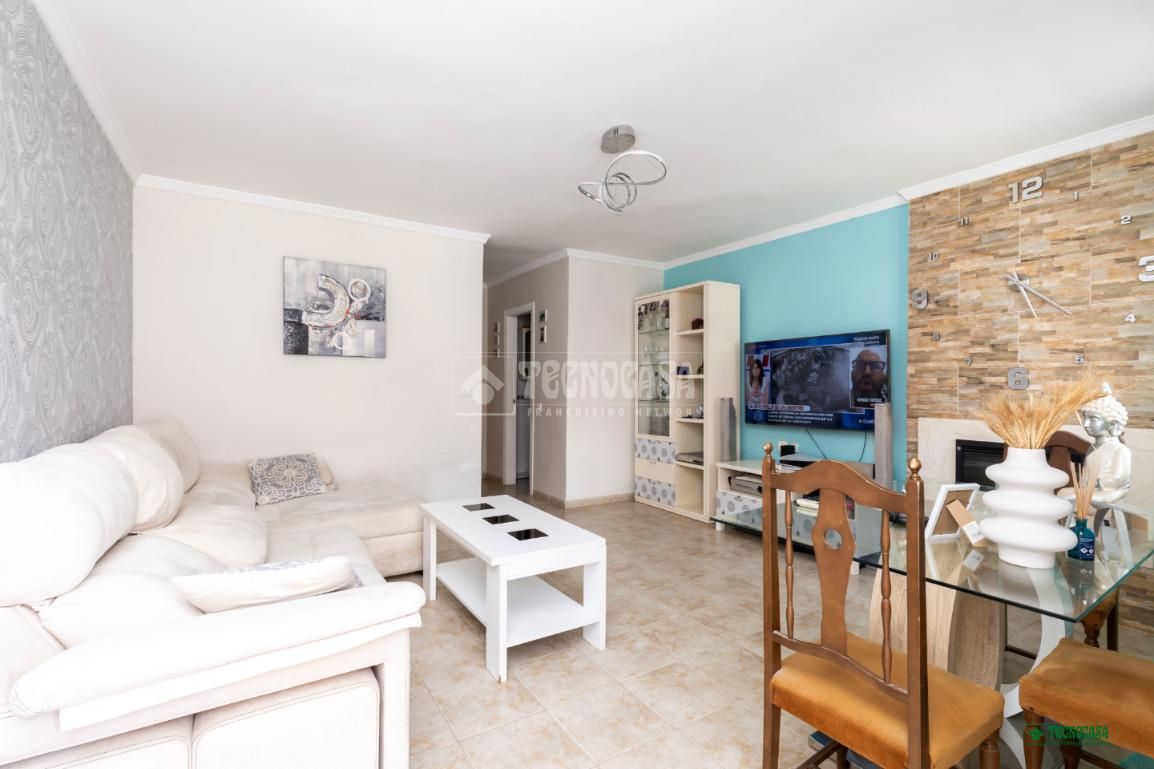 Living room of Single-family semi-detached for sale in  Almería Capital  with Air Conditioner