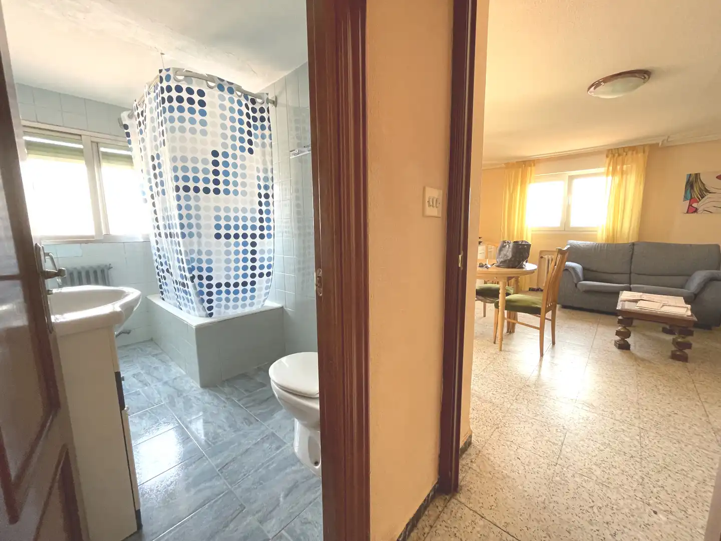 Baño de Ático en venta en Salamanca con Calefacción, Terraza y Amueblado