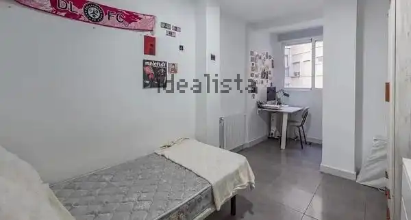 Dormitori de Pis en venda en Granada amb Calefacció i Moblat