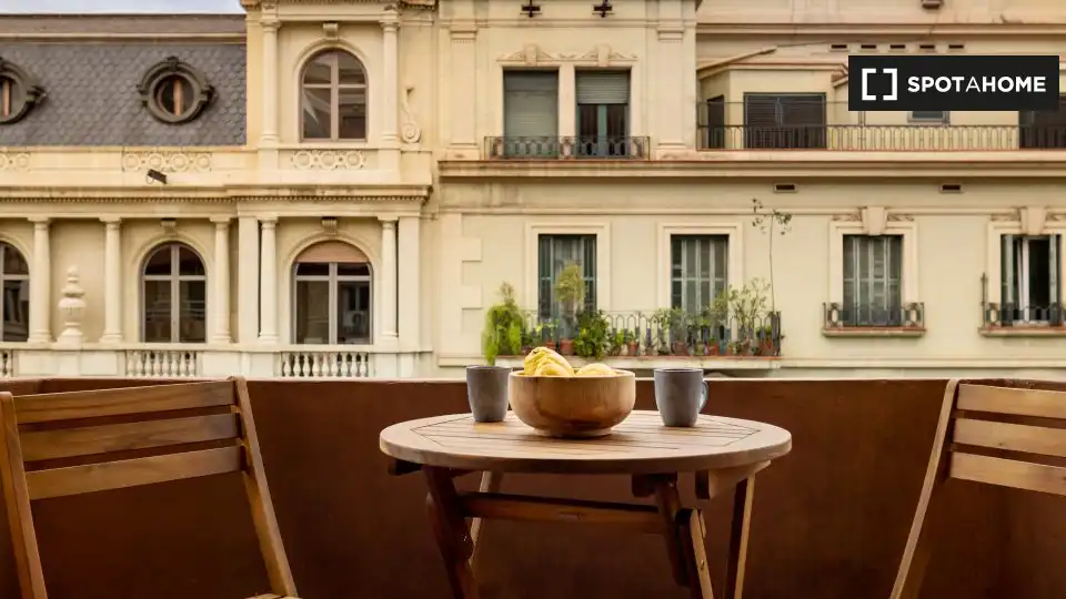 Room in Sant Gervasi- Galvany