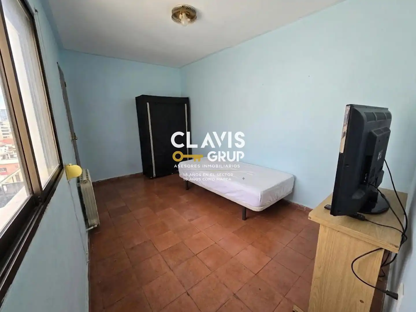 Exterior view of Flat for sale in Barcelona  with Heating, Terrace and Alarm