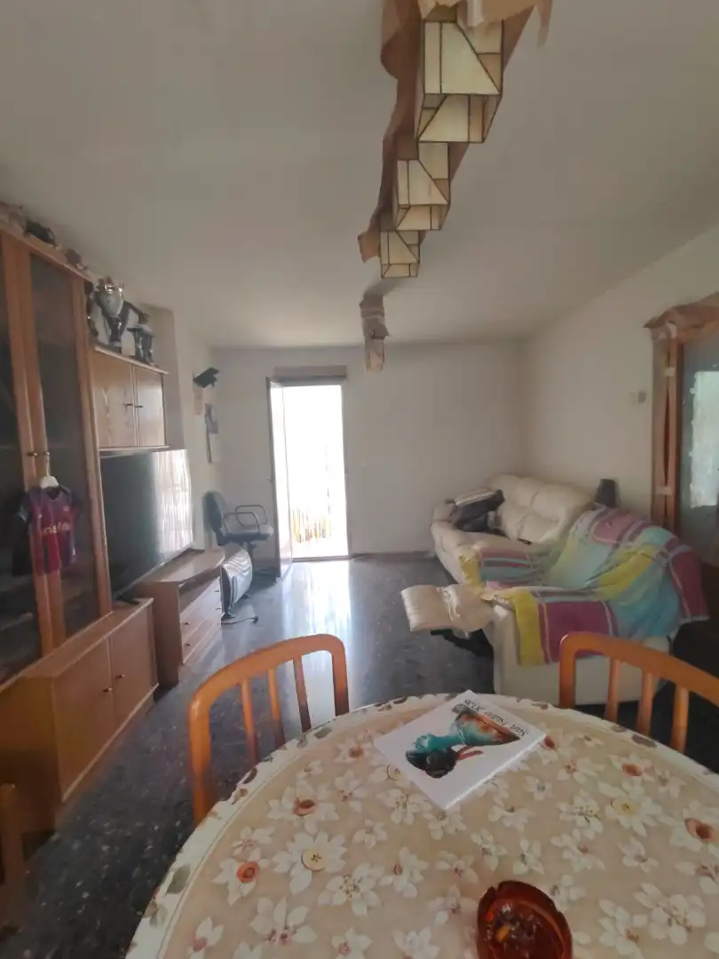 Sala de estar de Casa adosada en venta en Albacete con Calefacción, Amueblado y Balcón