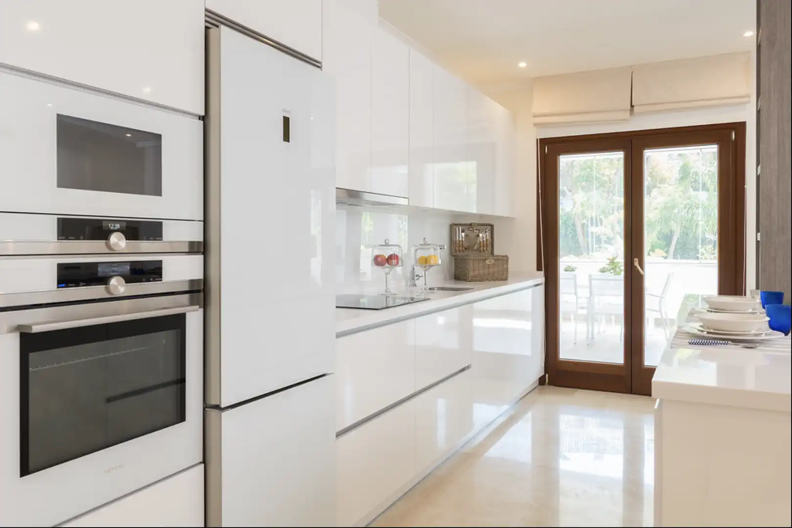 Cuina de Apartament de lloguer en Marbella amb Aire condicionat, Terrassa i Moblat