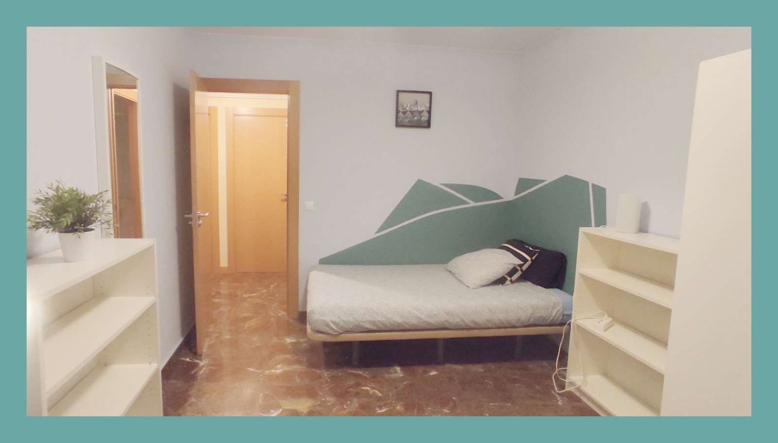 Bedroom of Flat to share in  Zaragoza Capital  with Air Conditioner, Heating and Terrace