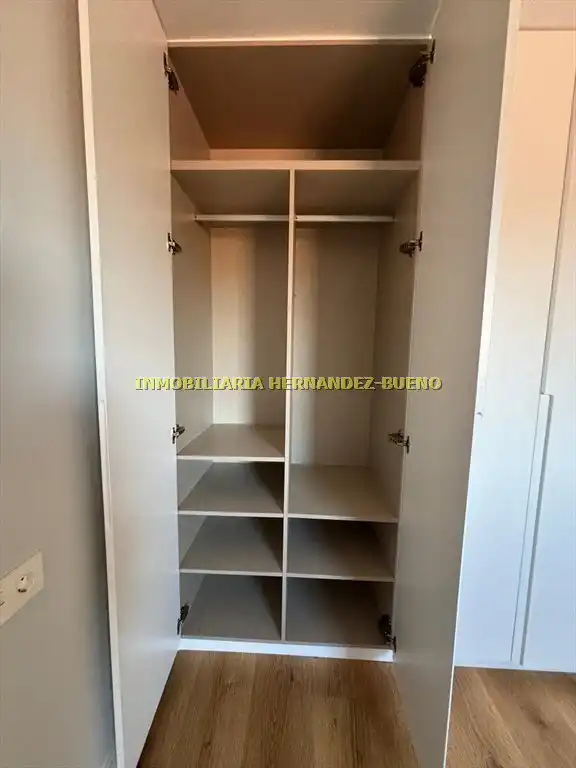 Bedroom of Flat for sale in Salamanca  with Air Conditioner, Heating and Balcony