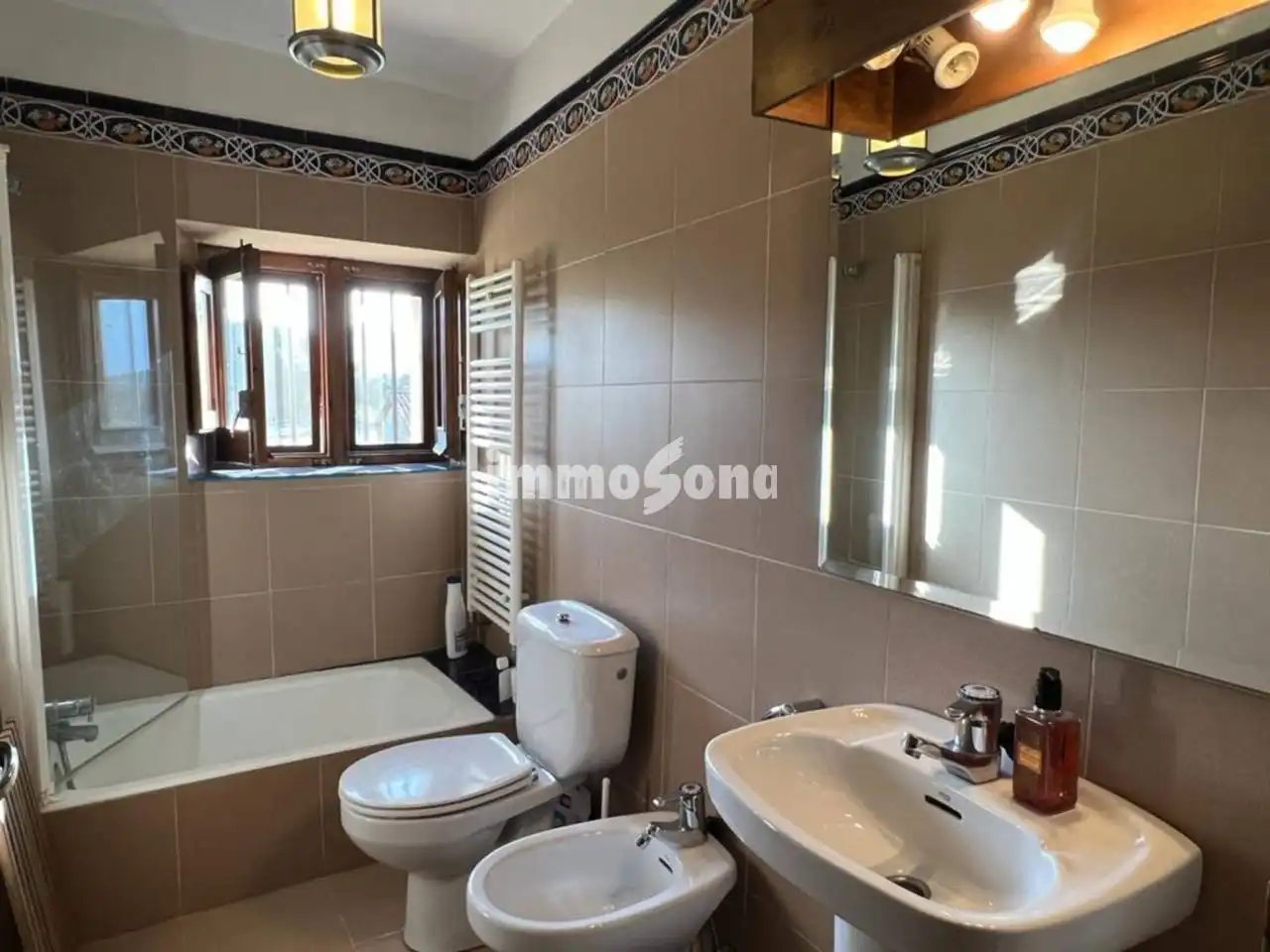 Baño de Finca rústica en venta en Argelaguer con Calefacción, Jardín privado y Terraza