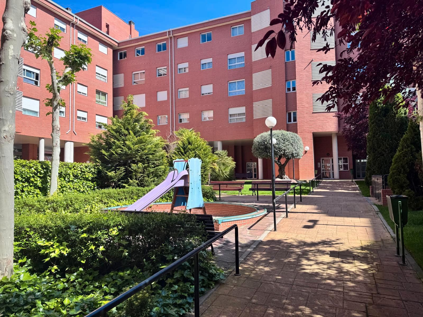 Exterior view of Flat to rent in  Madrid Capital  with Air Conditioner, Heating and Private garden