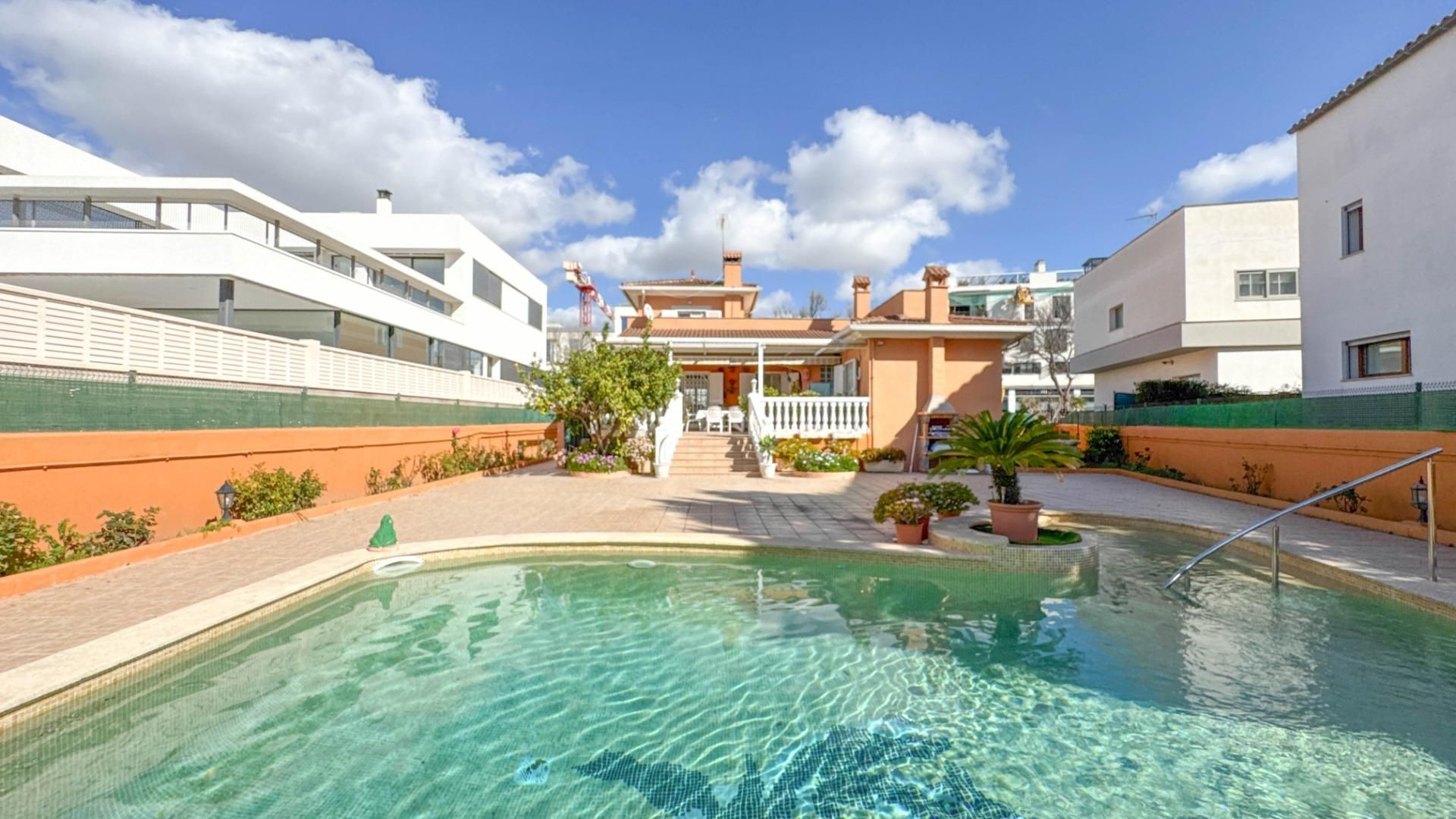 Piscina de Casa o xalet en venda en  Palma de Mallorca amb Aire condicionat, Calefacció i Jardí privat