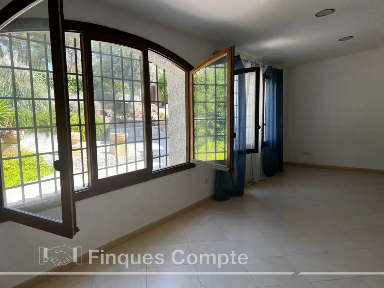 Casa o chalet en venta en Roda de Berà con Jardín privado, Terraza y Piscina