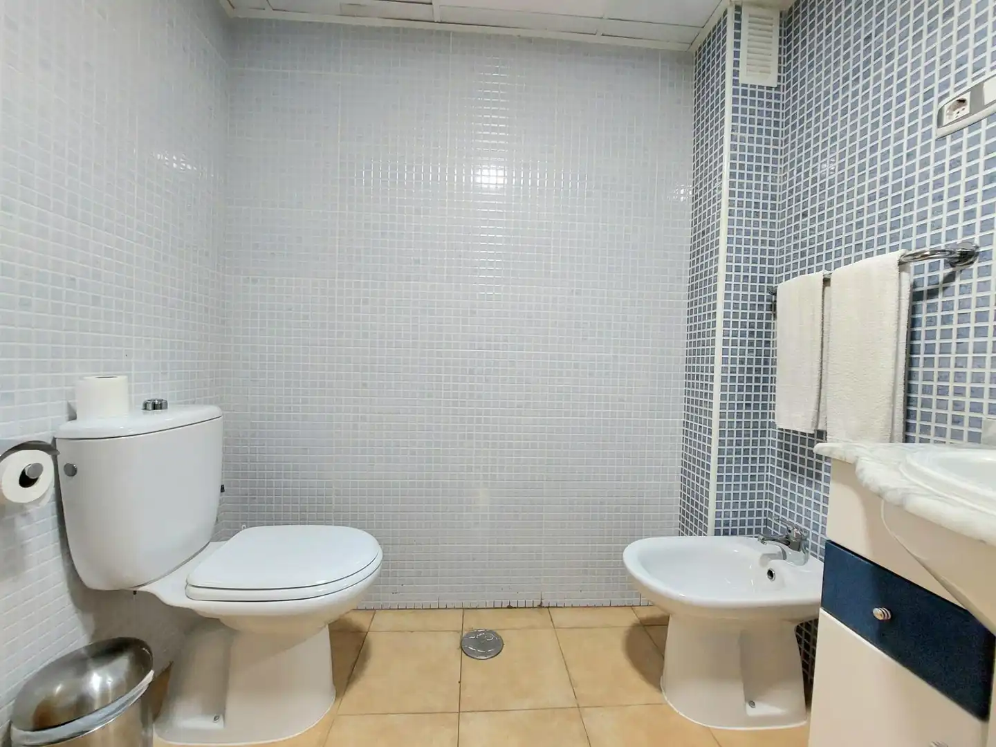 Baño de Apartamento en venta en Águilas con Aire acondicionado, Calefacción y Jardín privado