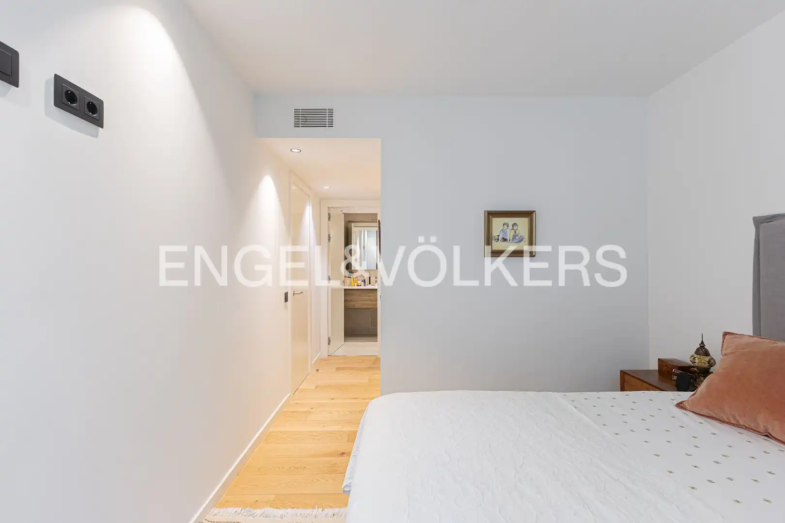 Bedroom of Flat for rent in Barcelona  with Air Conditioner, Heating and Parquet flooring