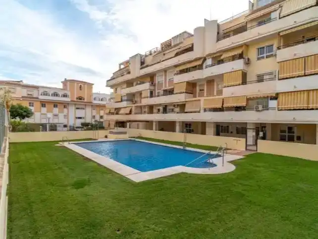 Piscina de Pis en venda en La Cala del Moral