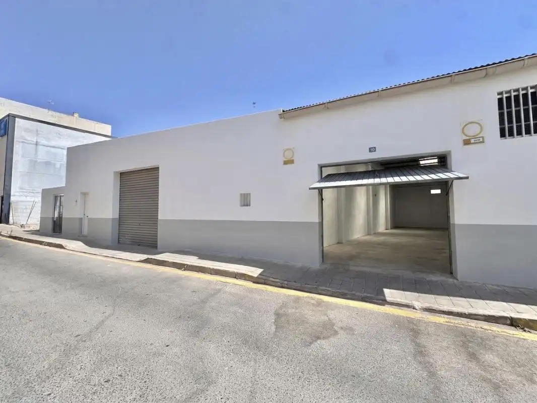 Vista exterior de Local en venda en Rabasa - Los Ángeles - San Agustín