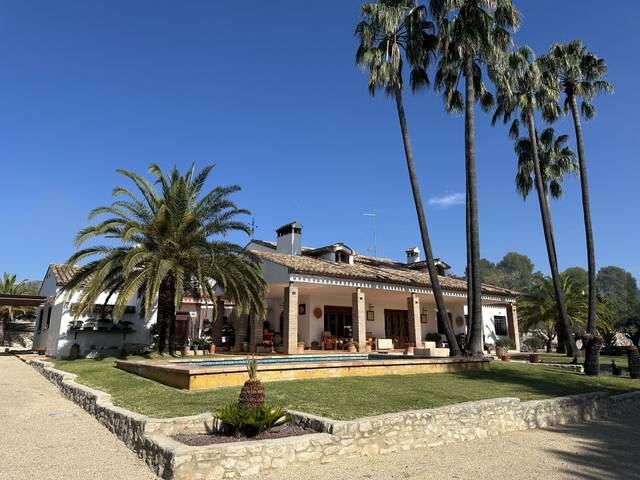 Casa-chalet en Venta en El Pilar