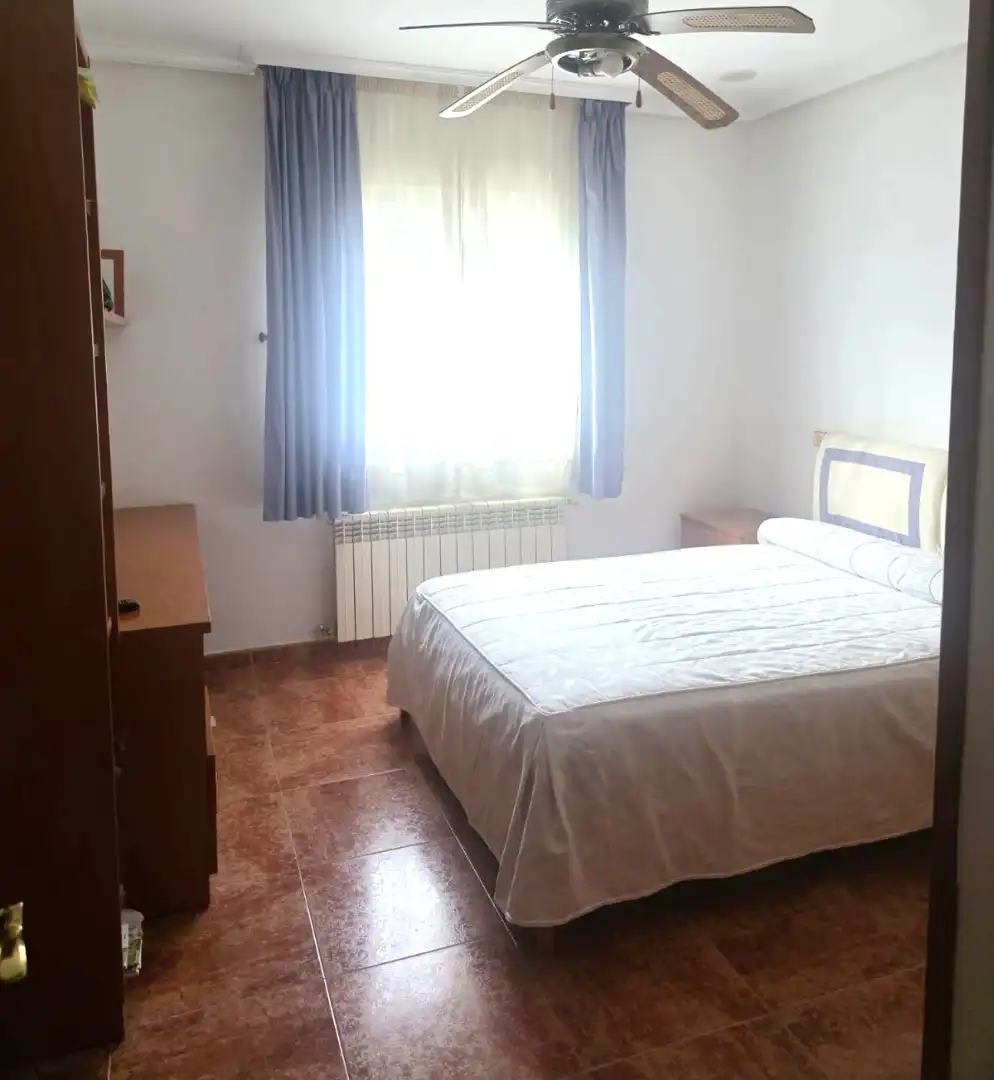 Habitación de Casa o chalet en venta en Galapagar con Calefacción, Jardín privado y Horno