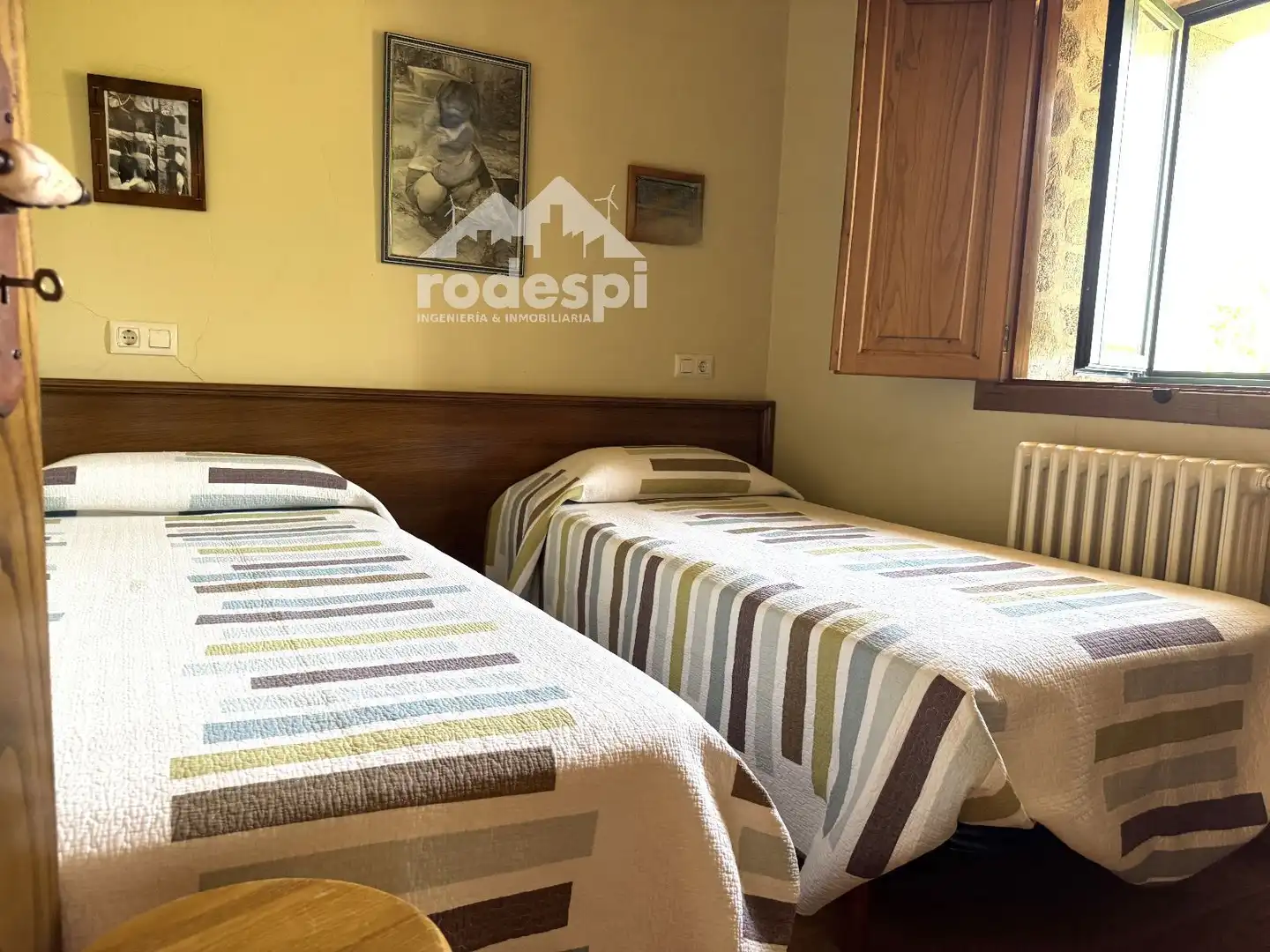 Habitación de Casa o chalet en venta en As Neves   con Calefacción, Trastero y Piscina