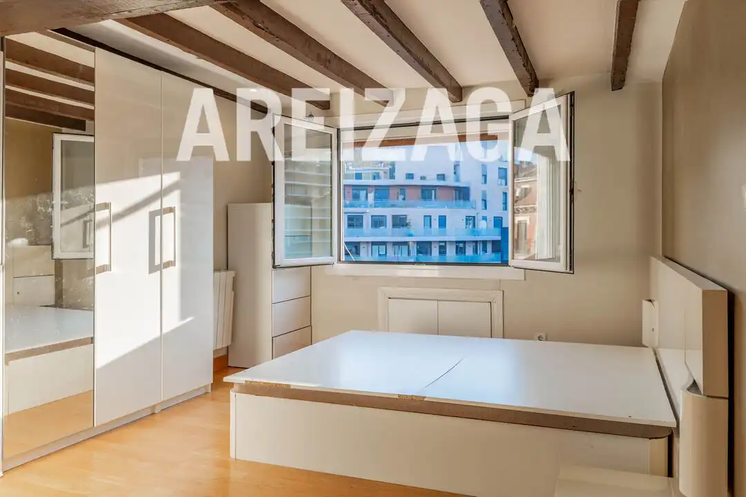 Habitación de Piso en venta en Donostia - San Sebastián  con Calefacción