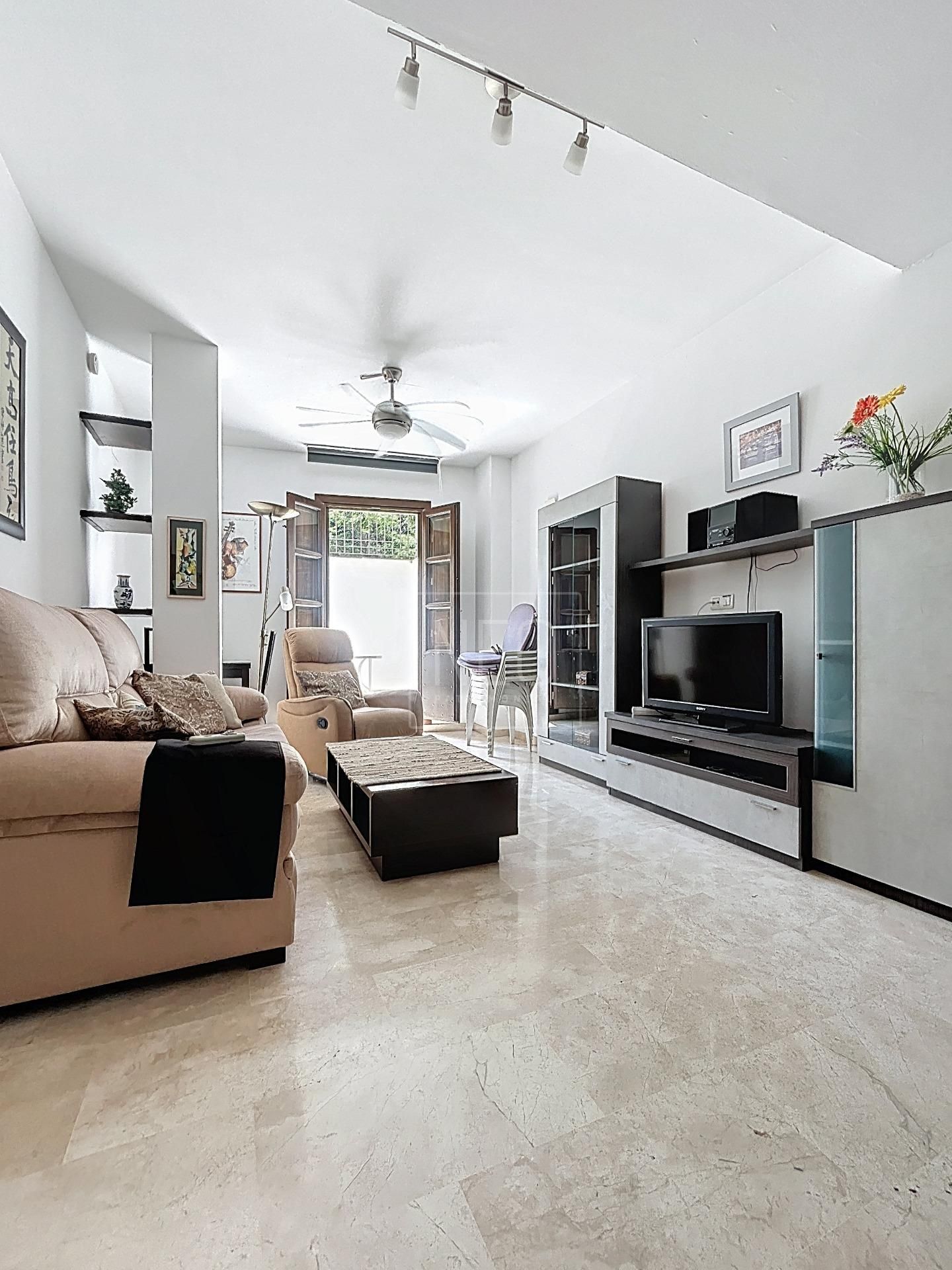 Living room of Planta baja for sale in  Granada Capital  with Air Conditioner and Storage room