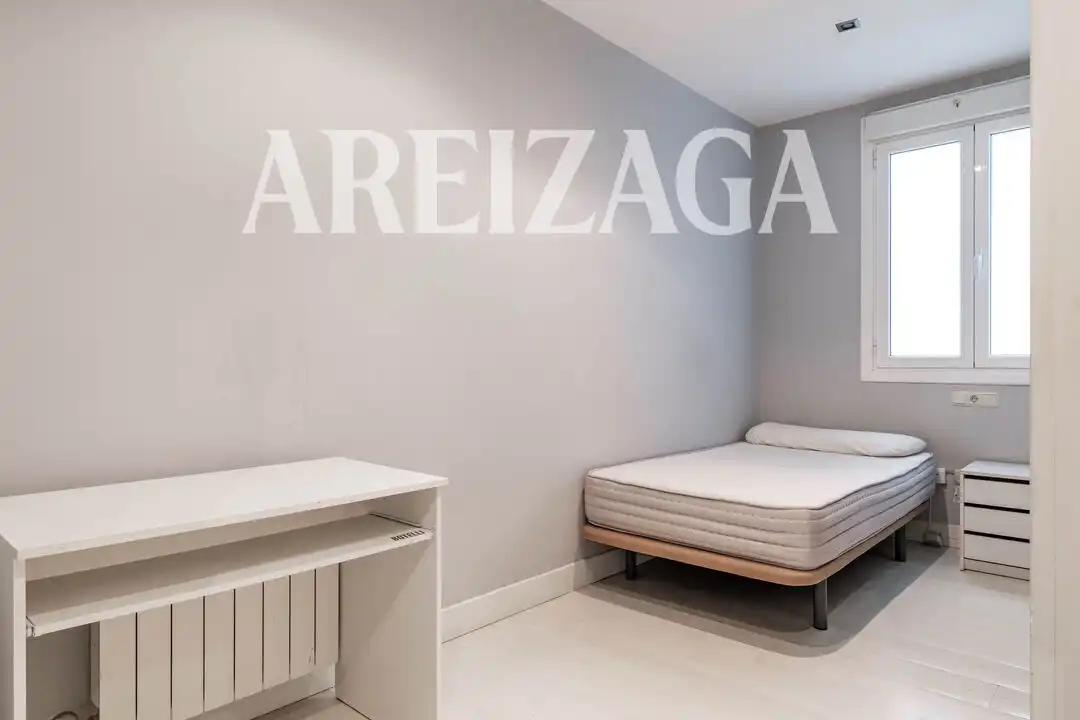 Habitación de Piso en venta en Donostia - San Sebastián  con Calefacción